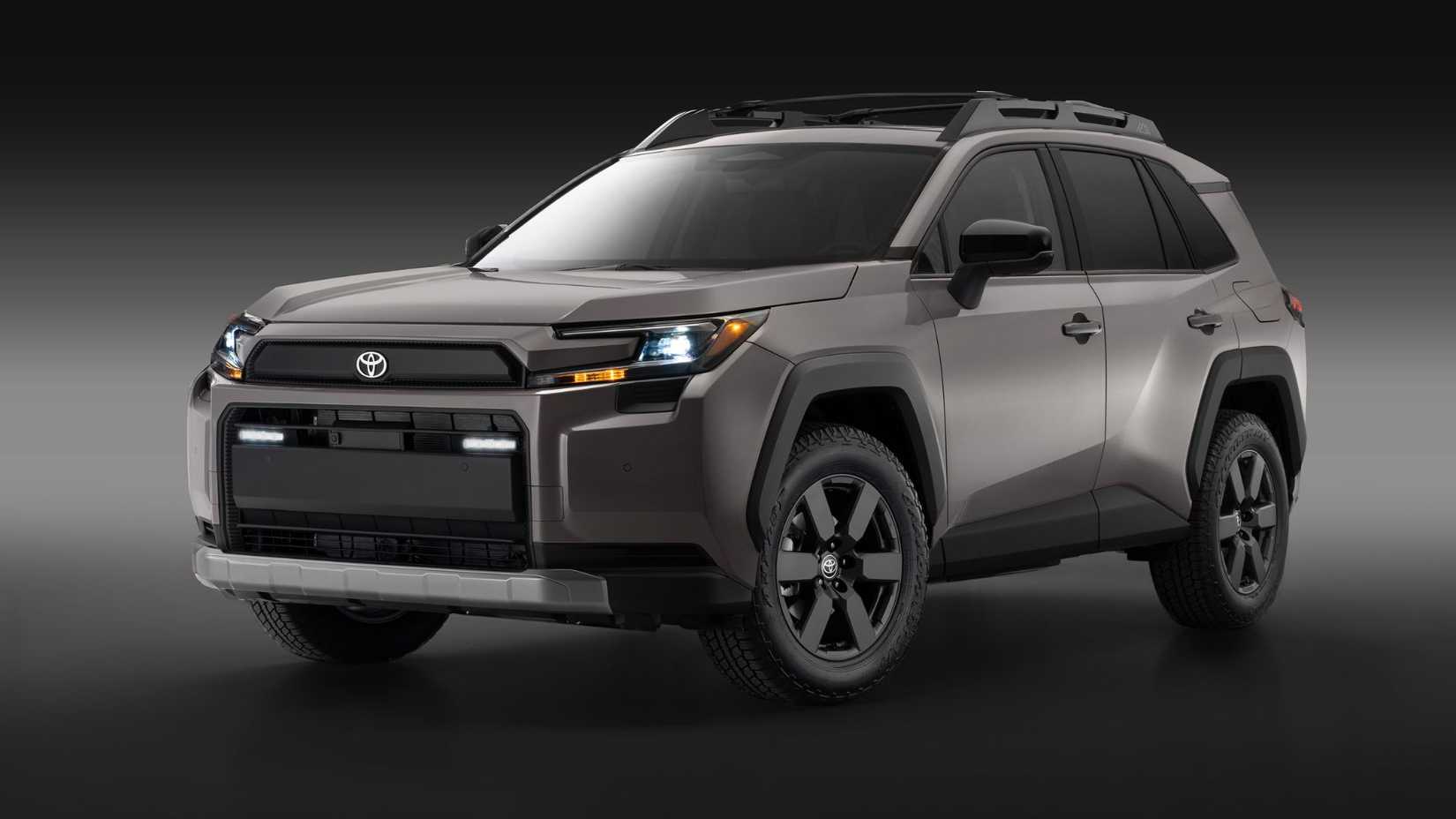 Серый Toyota RAV4 Woodland 2026 PHEV в студии.