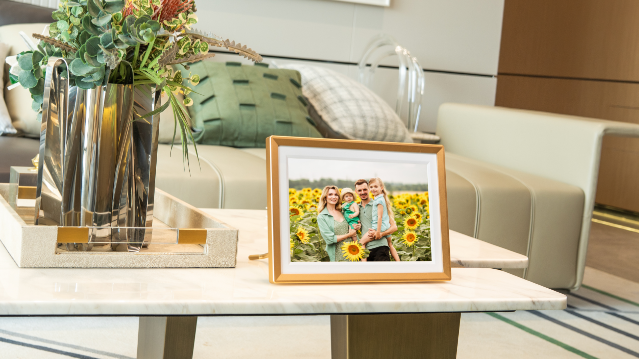This Beautiful Gold Digital Photo Frame Is the Perfect Gift for