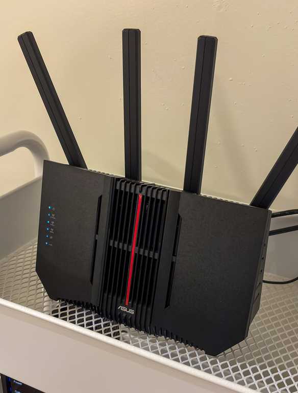 Everyone is terrified of their router's reset switch (but this other ...