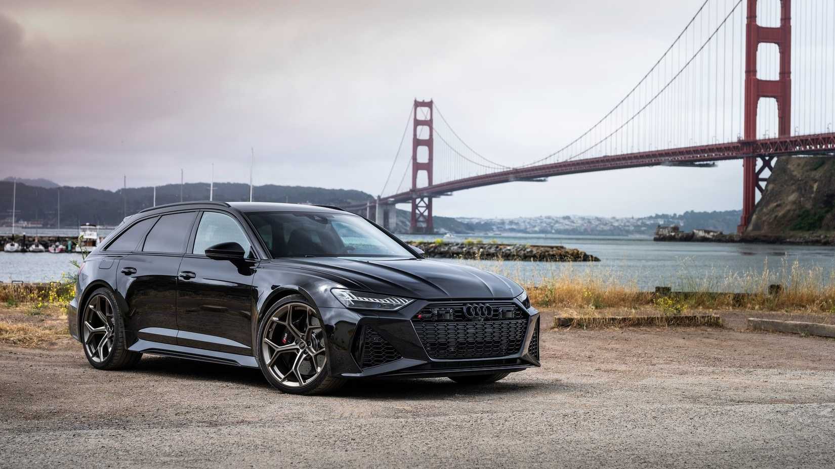 Front 3/4 shot of a 2025 Audi RS6 Avant Performance