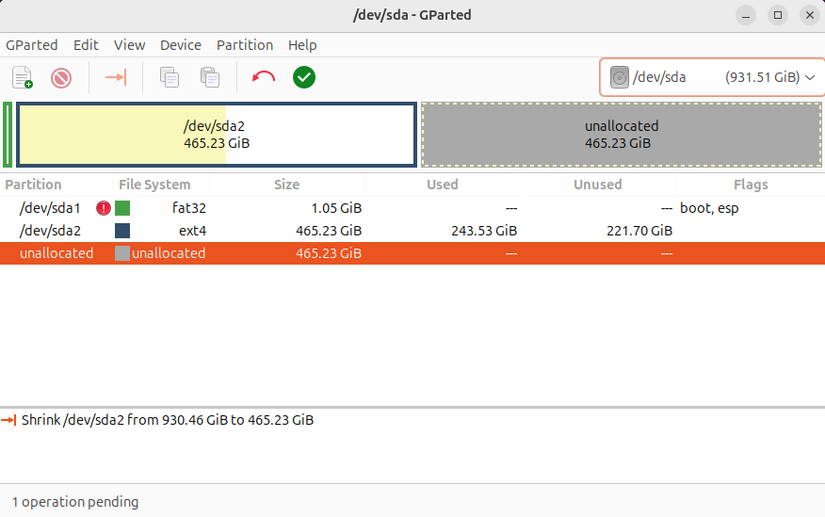 Финализация изменения размера раздела в Gparted, показано новое свободное место на диске.