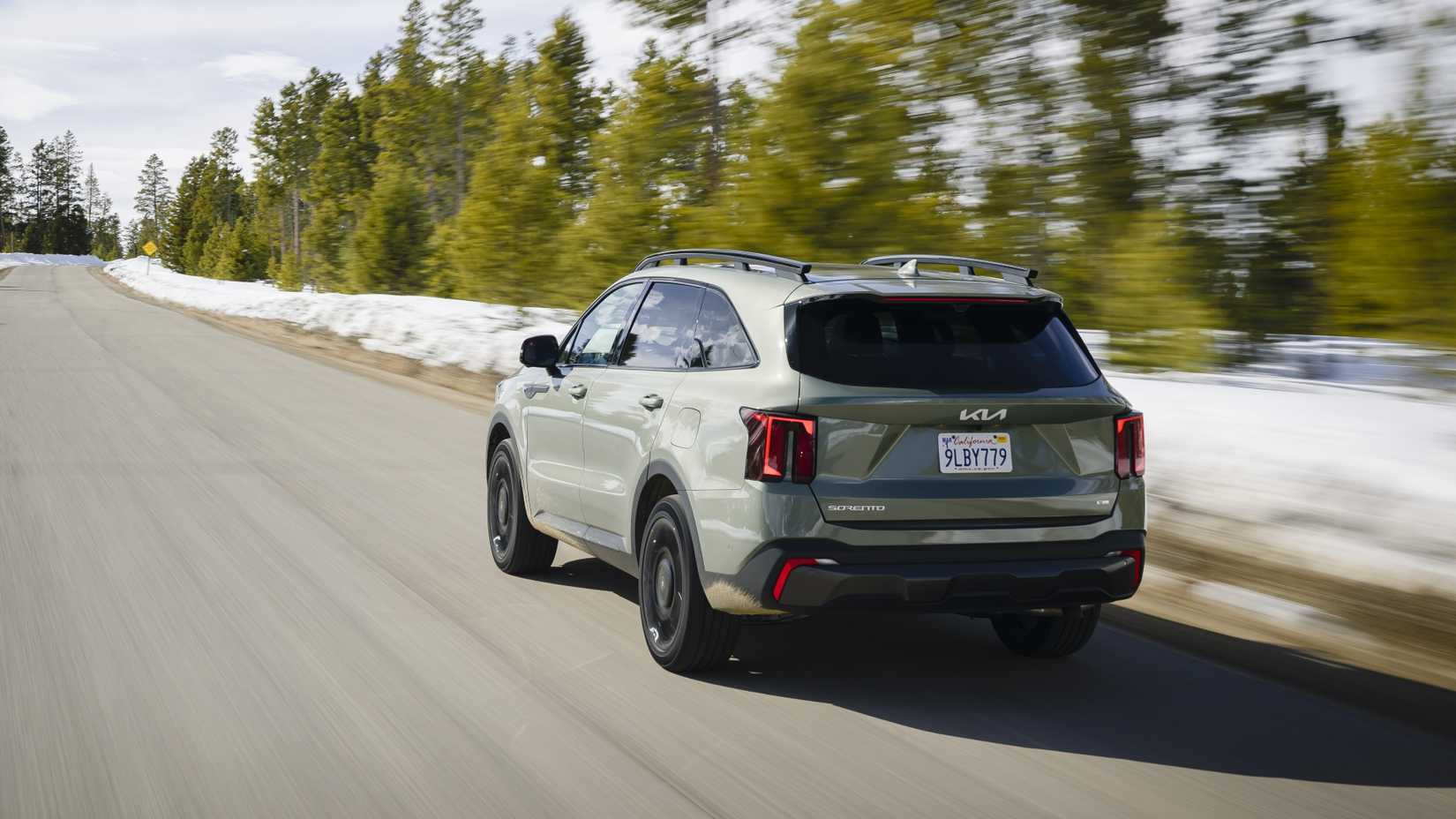 Rear 3/4 aciton shot of a 2024 Kia Sorento 