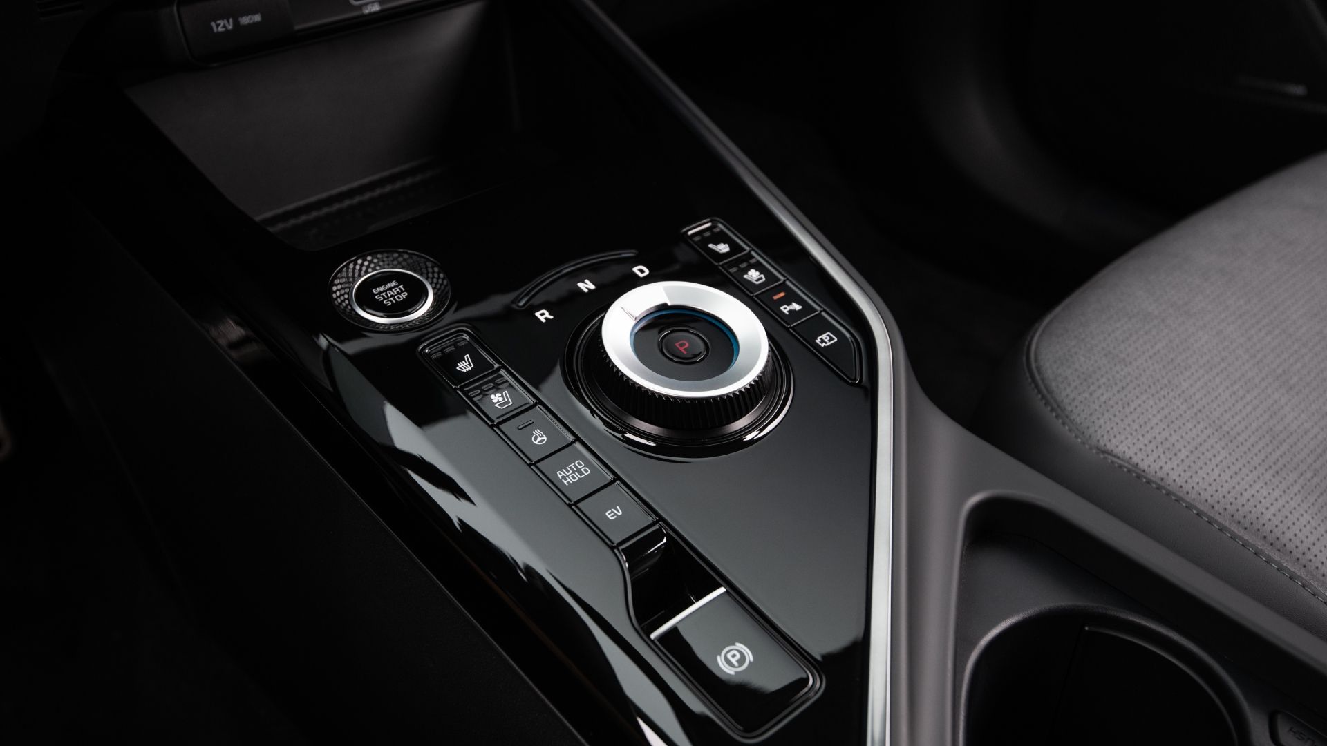 Close up of the center console in a 2025 Kia Niro