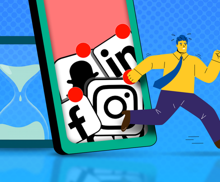 Иллюстрация: мужчина убегает от смартфона, переполненного соцсетями. Рядом с ним песочные часы.