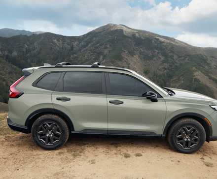 Side profile shot of a 2026 Honda CR-V TrailSport