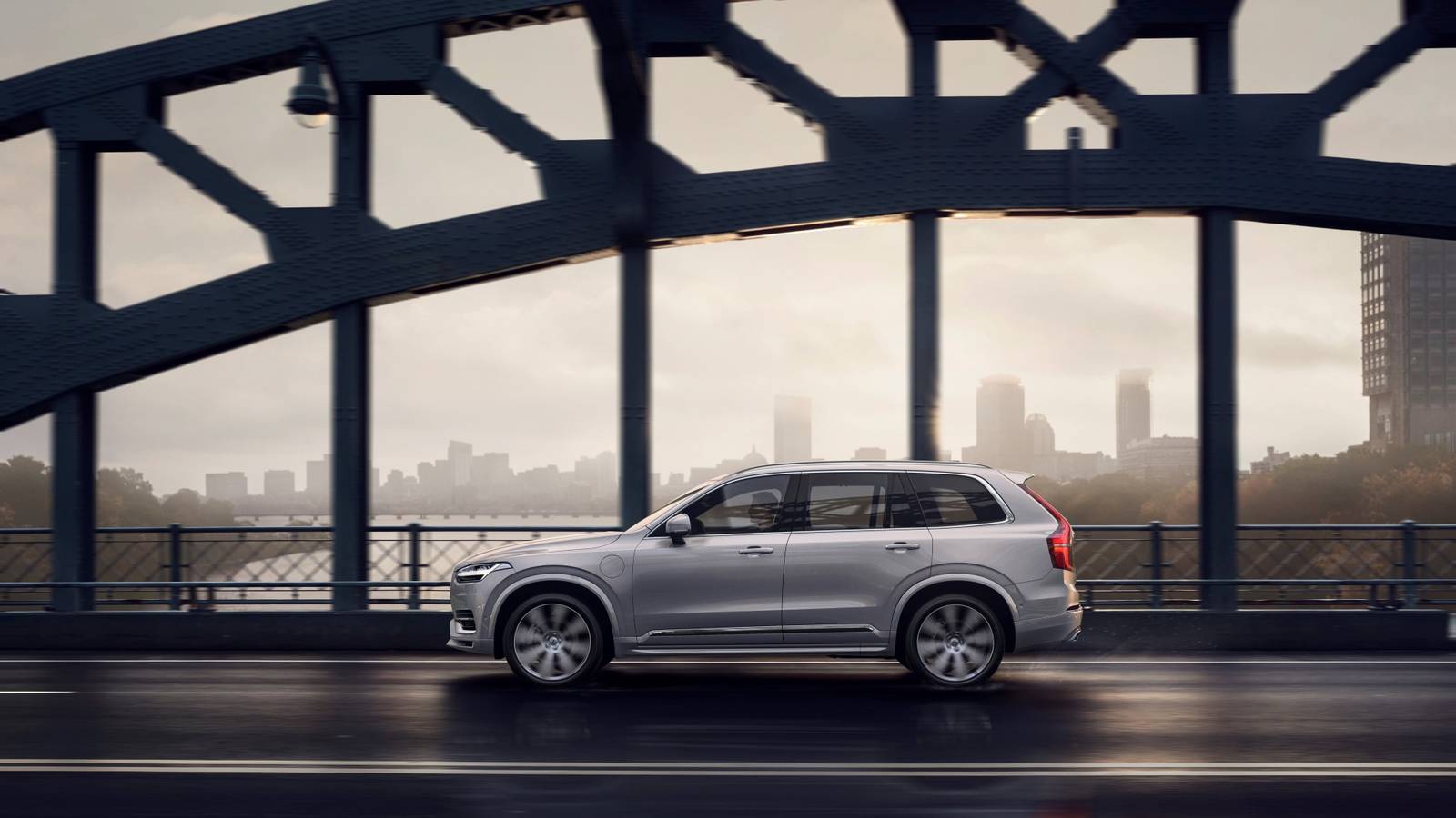 Top Used Luxury SUV Under $30,000 With Premium Features