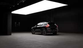 Rear 3/4 shot of a 2025 Volvo XC40