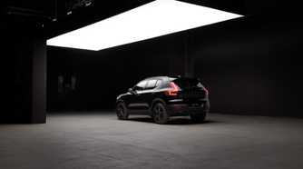 Rear 3/4 shot of a 2025 Volvo XC40