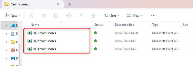 Hình 26: Một thư mục trong Windows 11 chứa ba tệp Excel có tên YEAR + team scores.