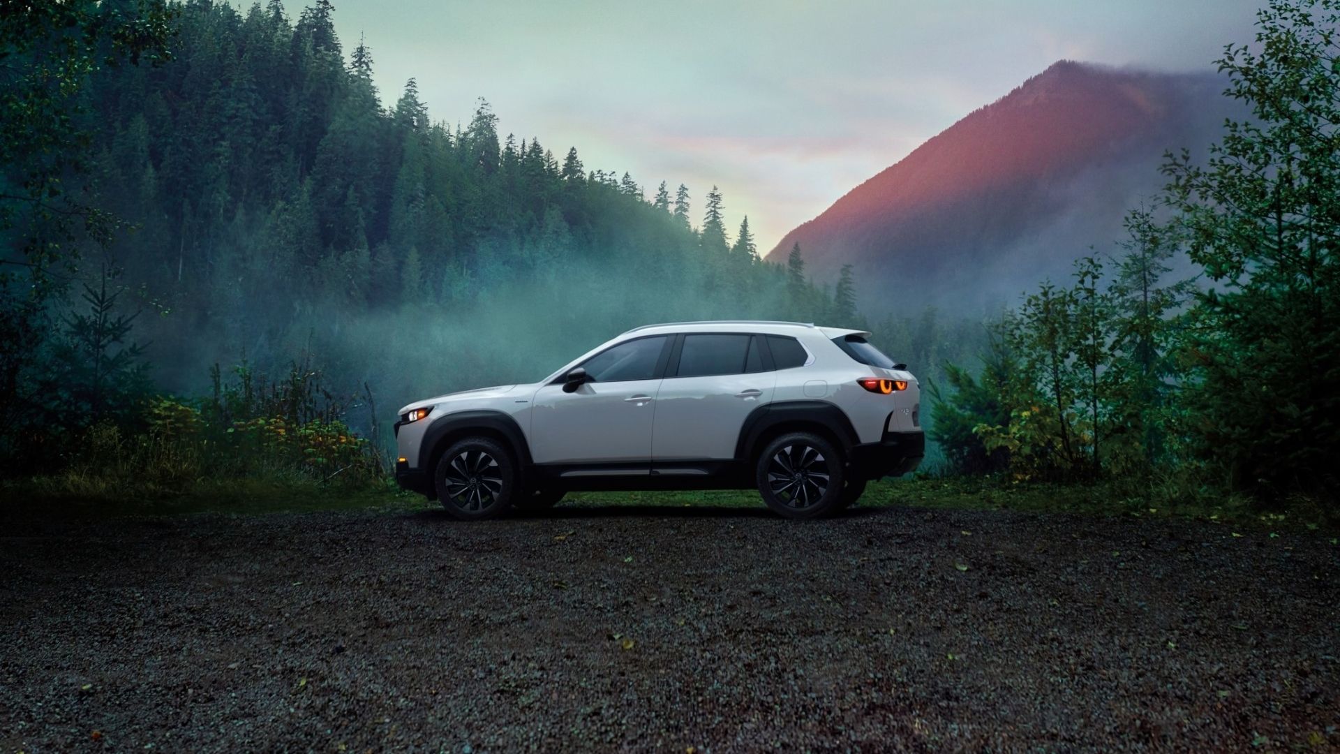 Side profile shot of a 2025 Mazda CX-50 Hybrid 