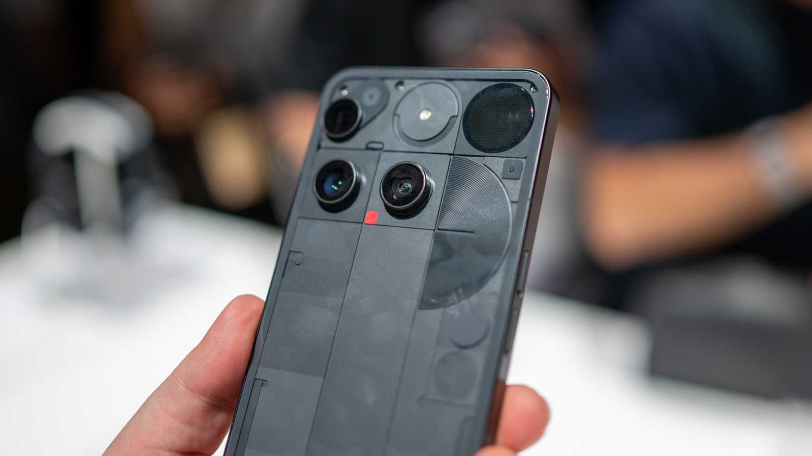 Nothing Phone (3) vs. Galaxy S25 vs. iPhone 16: The $799 Flagship Battle