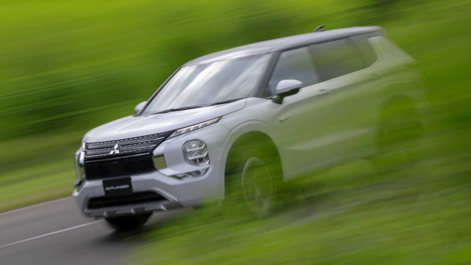 2025 Mitsubishi Outlander PHEV: Affordable, Family-Friendly Three-Row ...