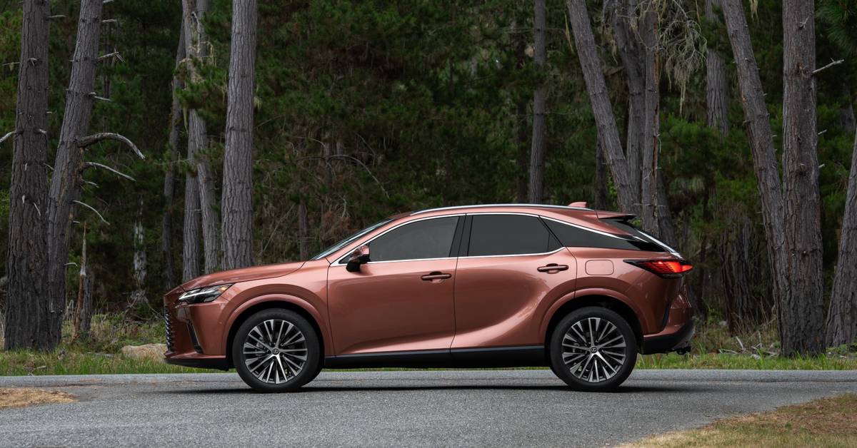 This Lexus is quietly dominating BMW and Mercedes, and it isn't even close