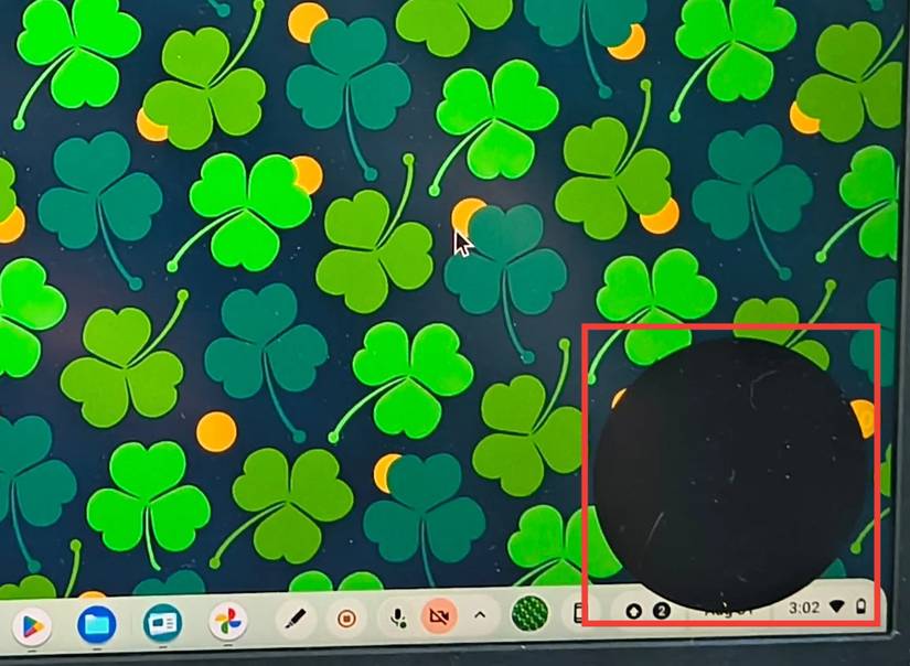 Highlighting the camera area when using the Screencast app on a Chromebook.
