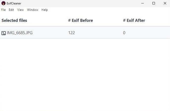 ExifCleaner showing the number of metadata details it removed.