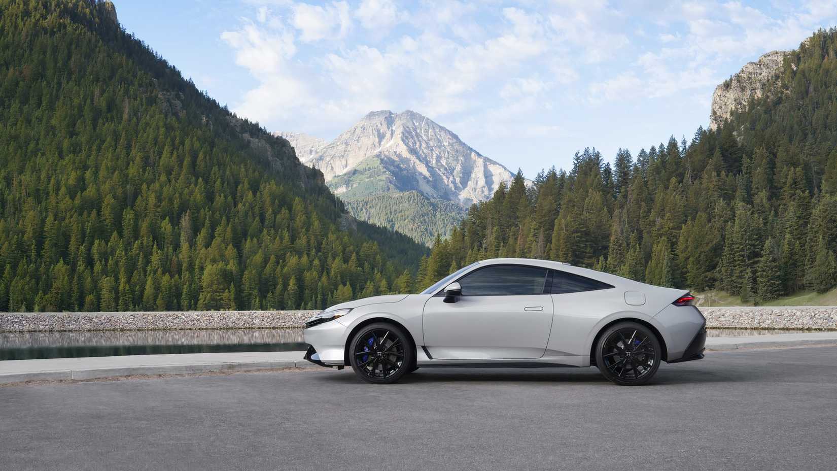 Foto de perfil lateral de un Honda Prelude 2026