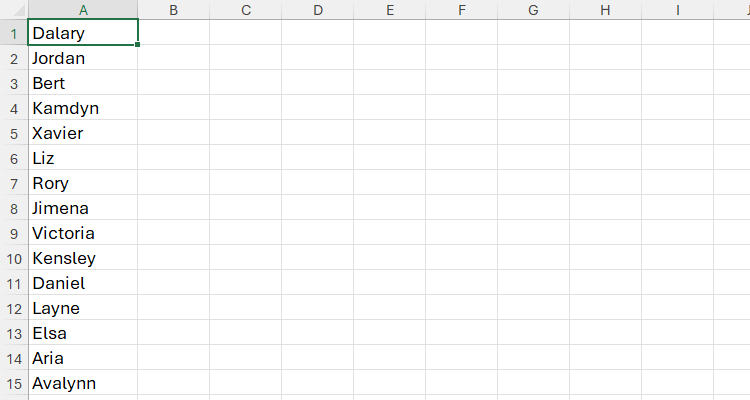 В столбце A Excel фамилии людей — каждая в своей ячейке.