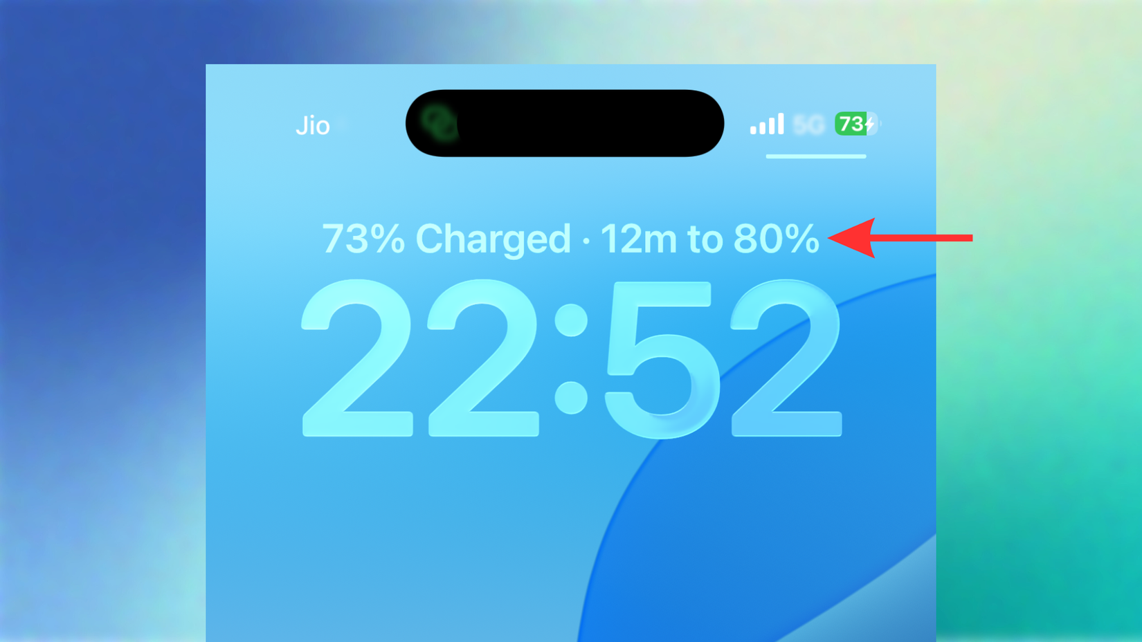 iPhone lock screen screenshot with an arrow next to the charging timer.