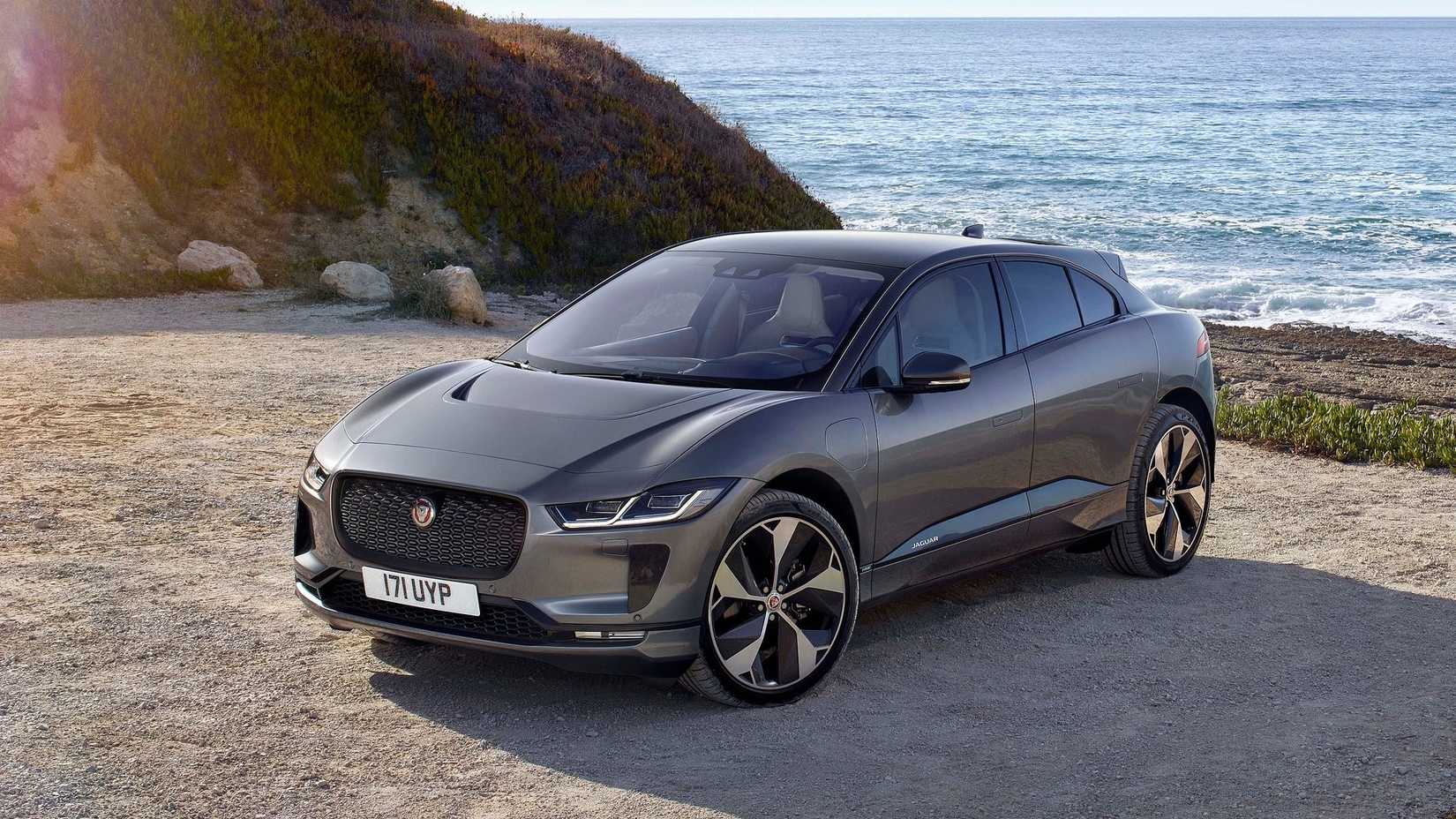 Frente 3/4 Tiro de um Jaguar I-PACE de 2019
