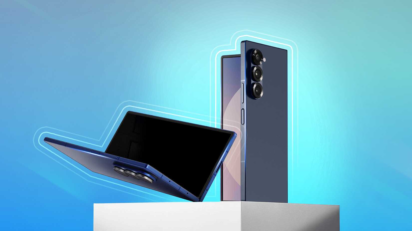 Samsung Galaxy Z Fold exibido em duas posições, uma parcialmente aberta e outra em pé. 