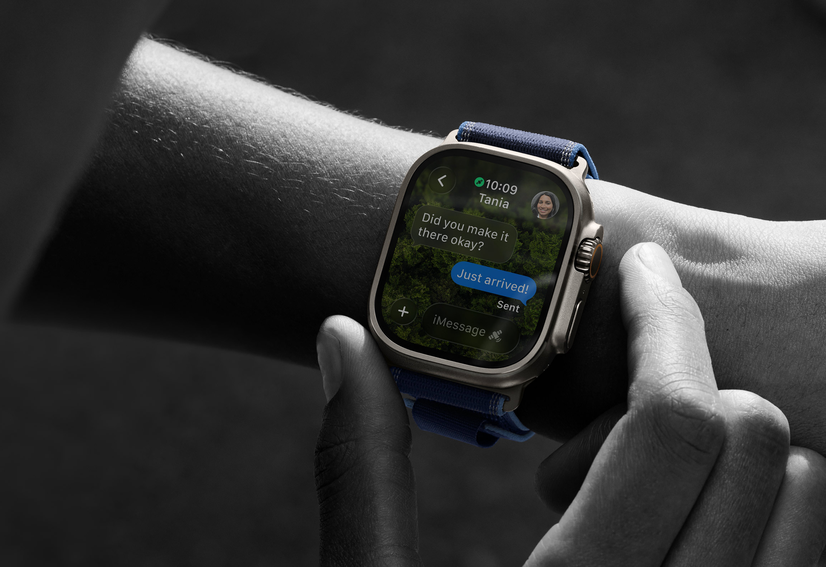 Apple Watch Ultra 3 messages over satellite.