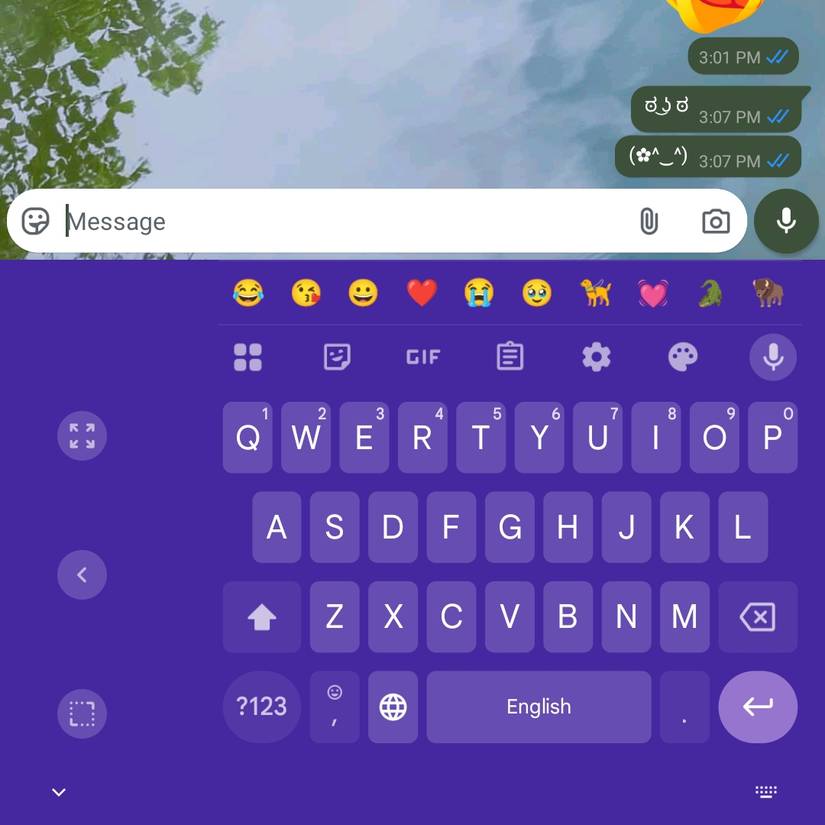 Usando o modo de uma mão de Gboard.