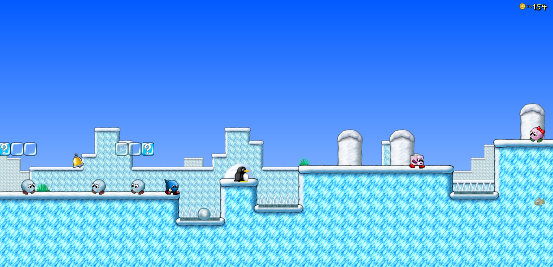 Supertux game running with tux chracter on screen