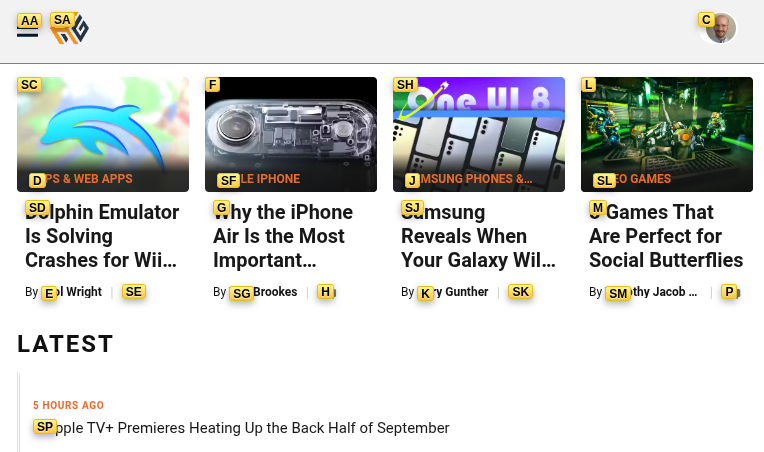 The How-To Geek website with Vimium icons on each clickable object.