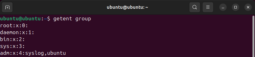 O comando linux getent sendo usado para ver quais usuários estão em quais grupos.