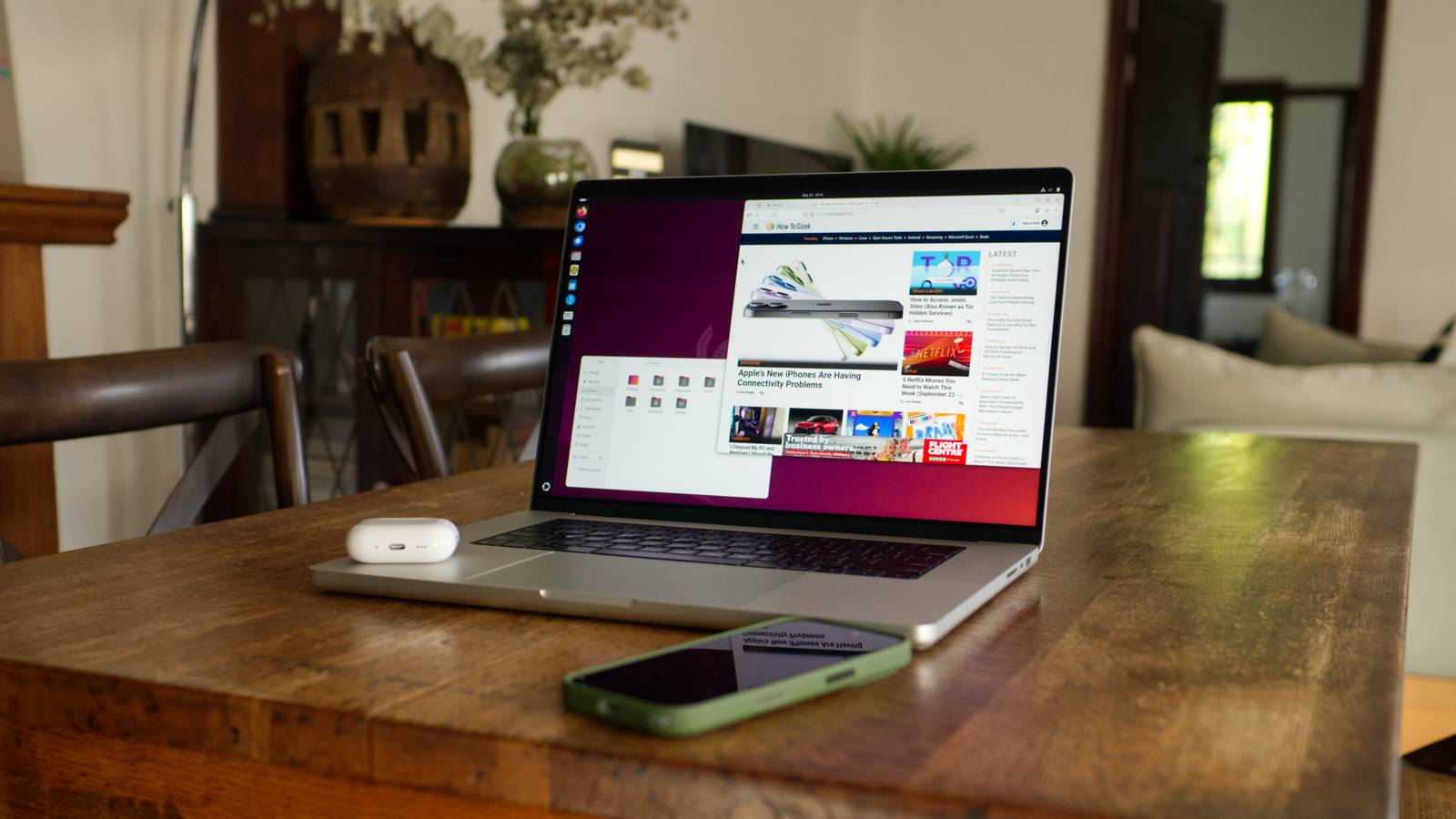 MacBook Pro上でParallels Desktop経由で動作するUbuntuの画面