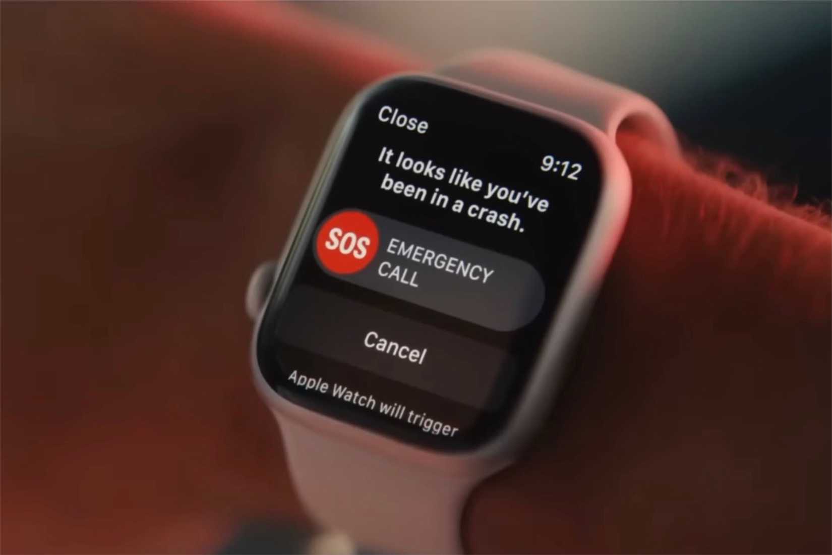 Apple Watch is asking if the driver is okay after a crash.