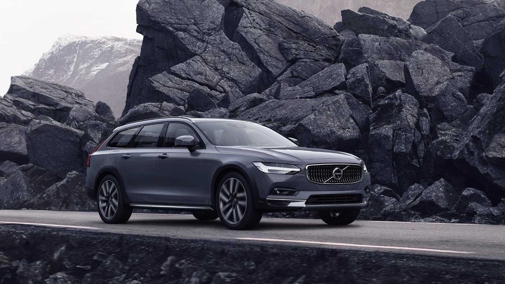 Front 3/4 action shot of a 2020 Volvo V90 Cross Country