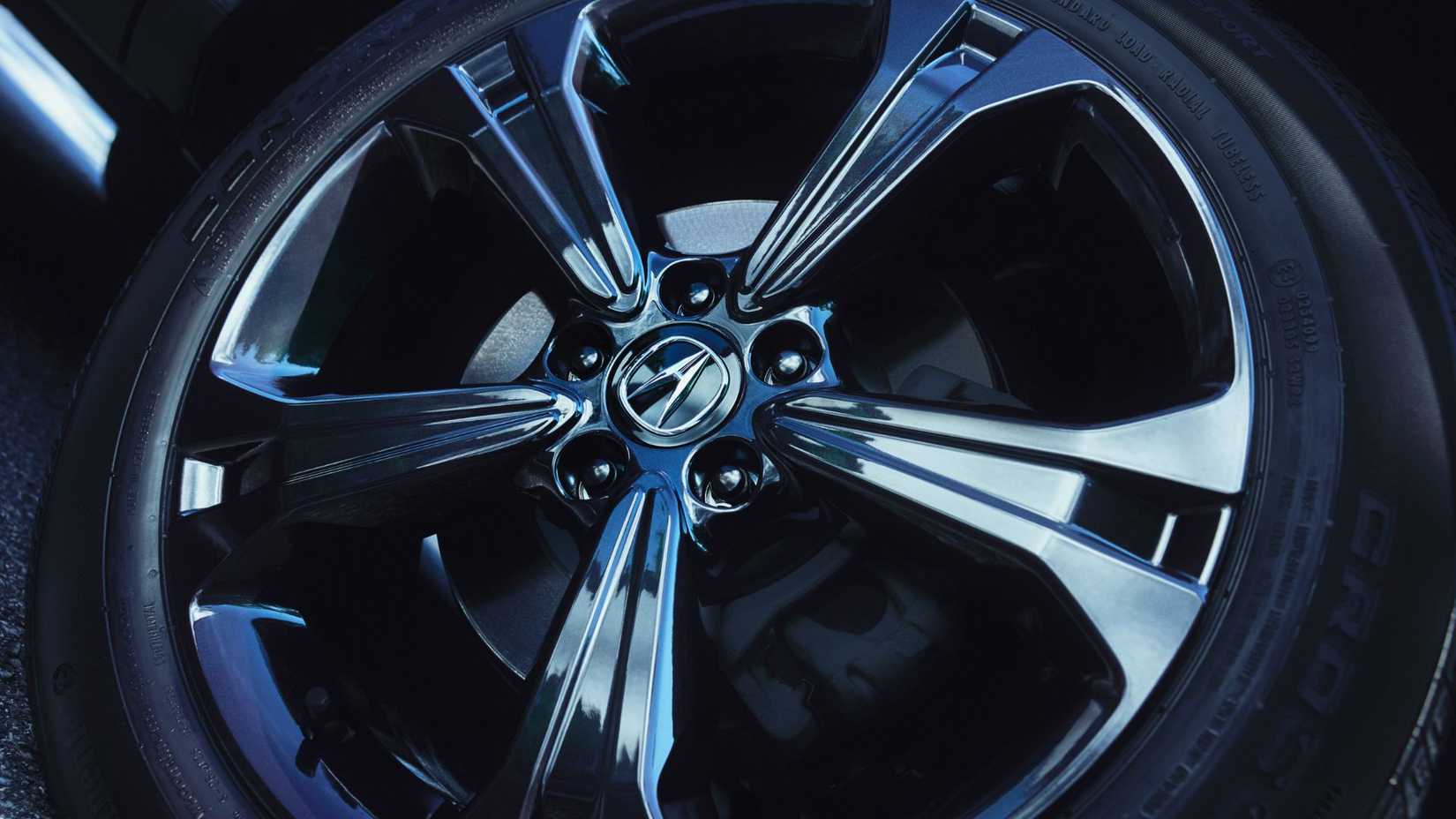 Close-up shot of the alloy wheel on a 2025 Acura RDX.