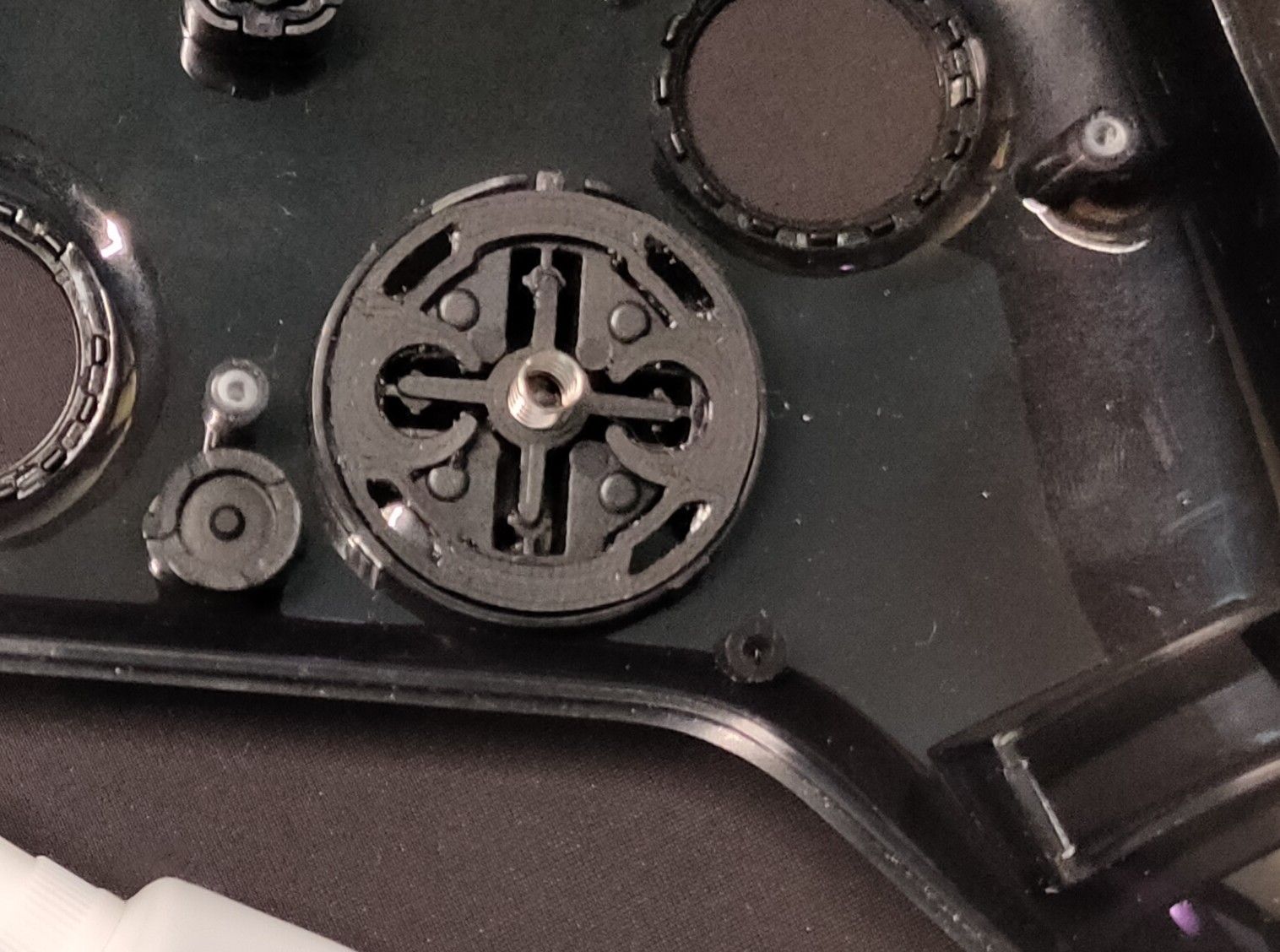 I upgraded my off-brand controller with these 3D-printed parts