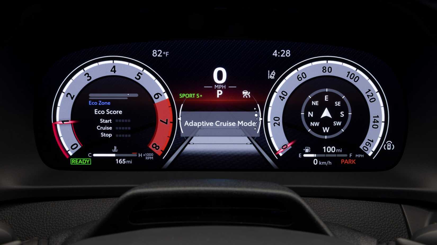 Детальный вид цифровой приборной панели Toyota Crown Platinum 2026 года.