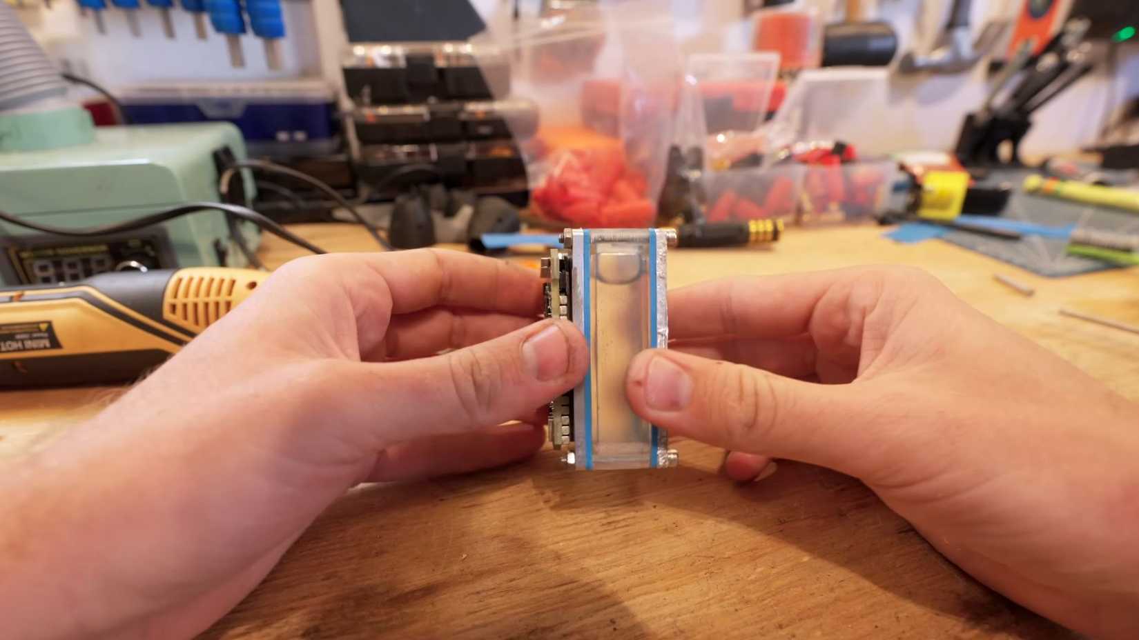 Um sistema de resfriamento de água personalizado feito para o drone Peregreen 3.-1