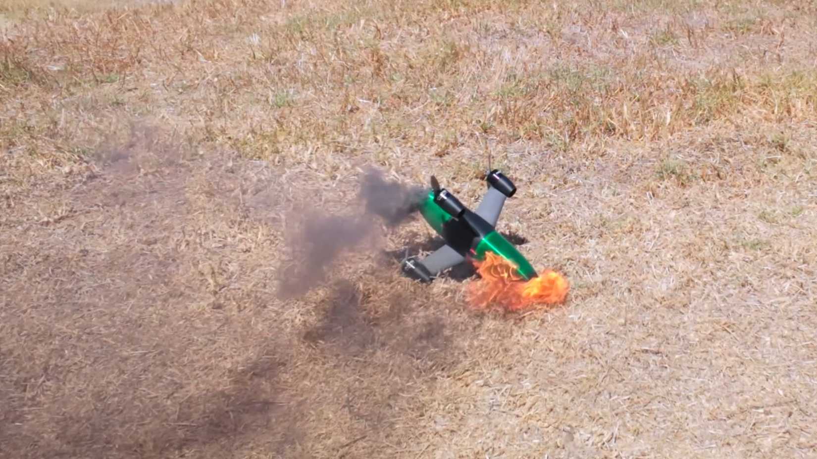 Um drone DIY em chamas.-1