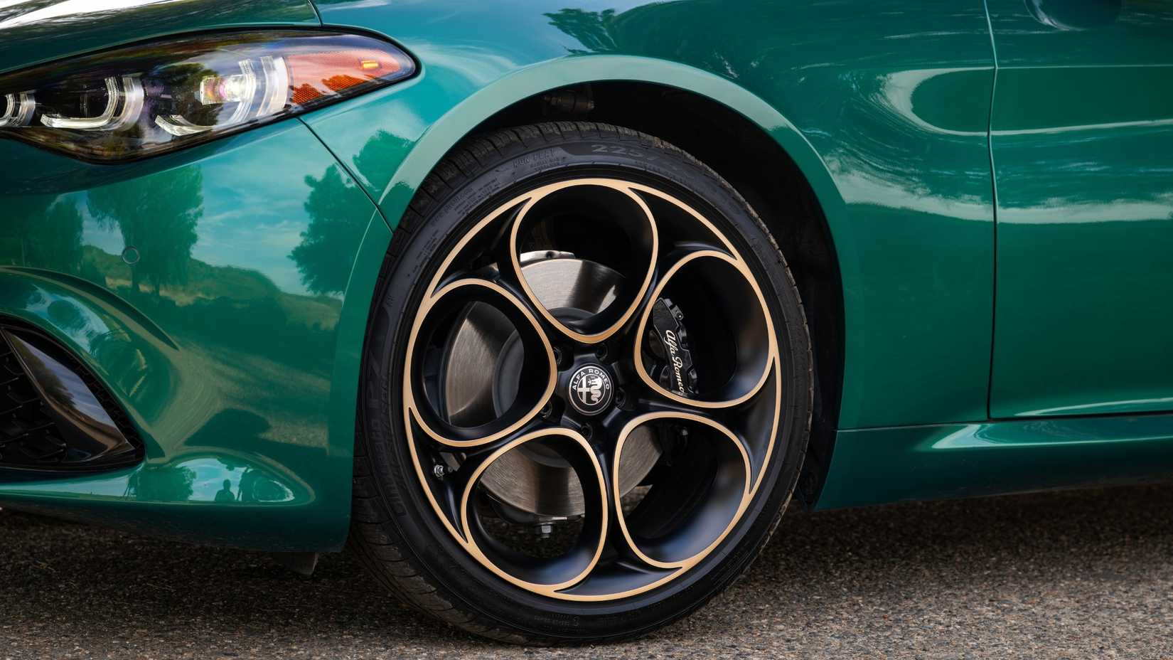 Close up of the wheel on a 2025 Alfa Romeo Giluila Intensa 