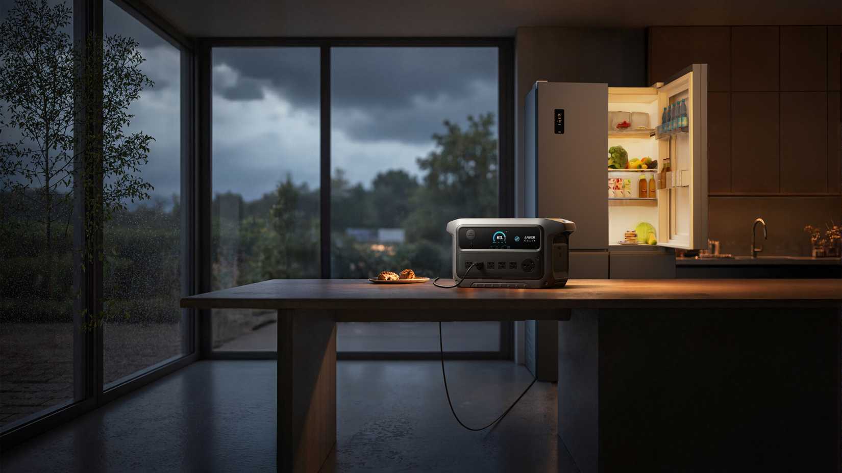 Anker C2000 Gen 2 alimentando uma geladeira doméstica. 