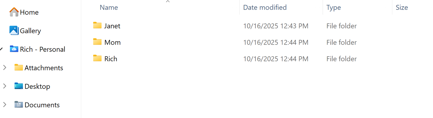 Uma captura de tela do File Explorer, com três pastas organizacionais.