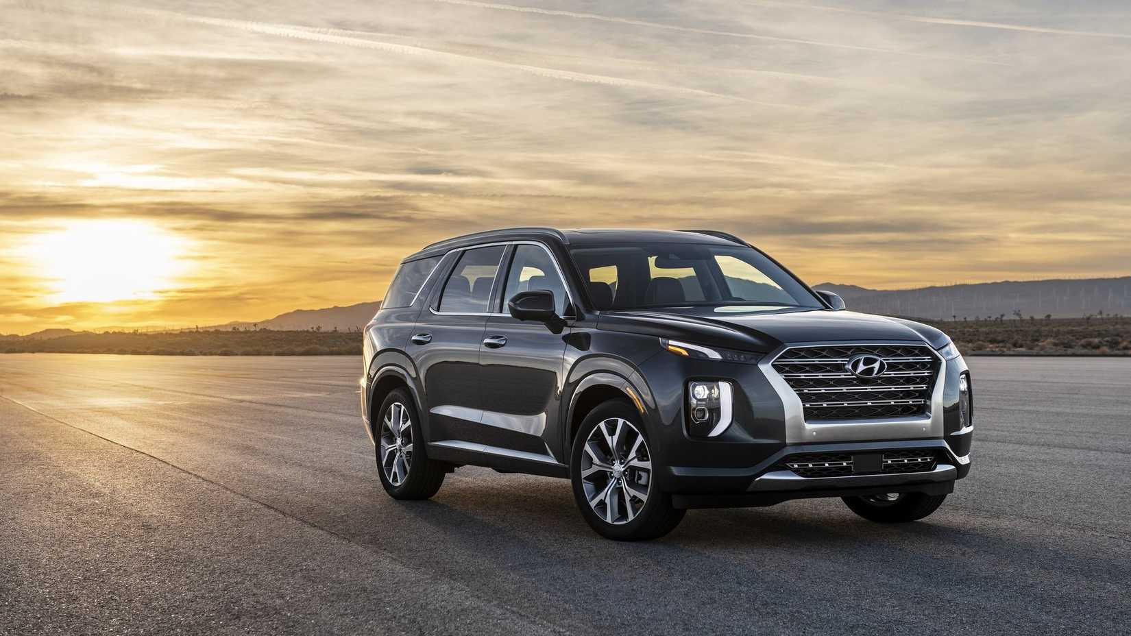 Toma frontal de 3/4 de un Hyundai Palisade 2020