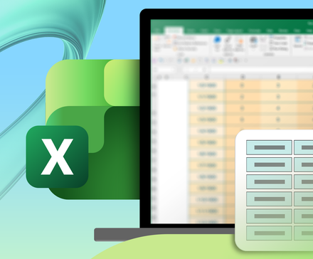 Ноутбук с размытым Excel и логотипом программы.