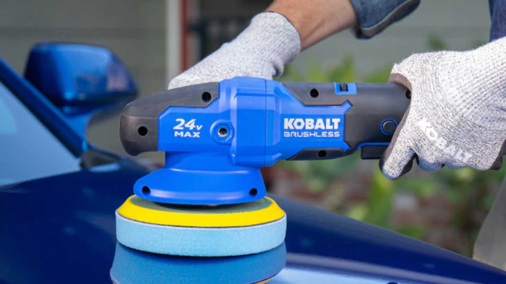 kobalt orbital tool waxing a car