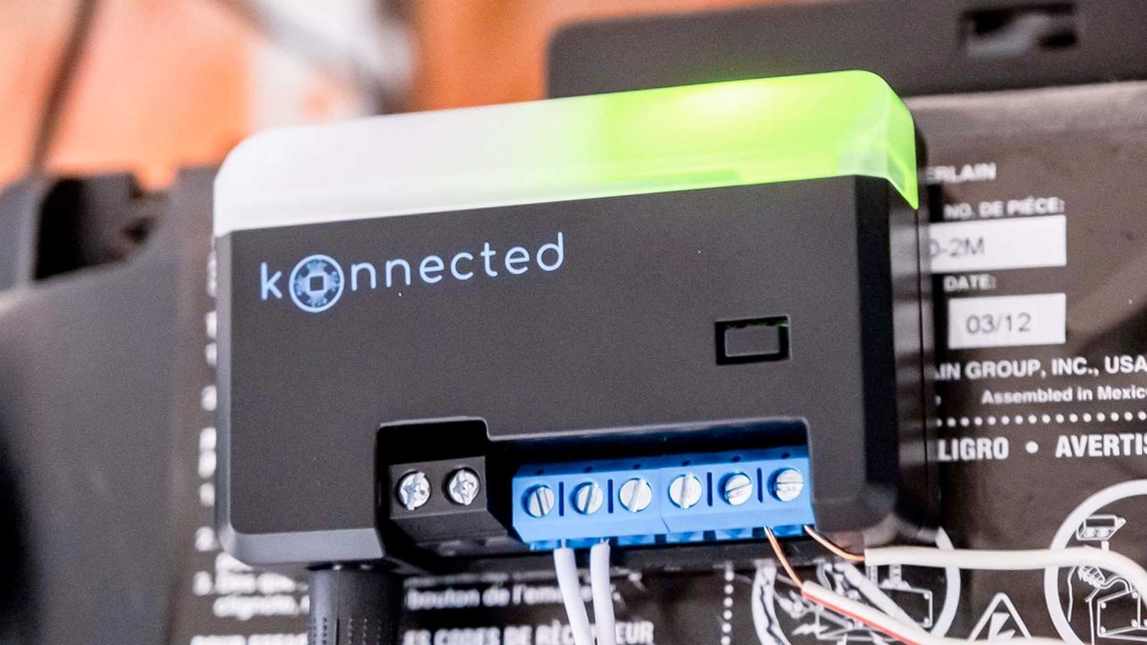 Abridor de porta de garagem conectado