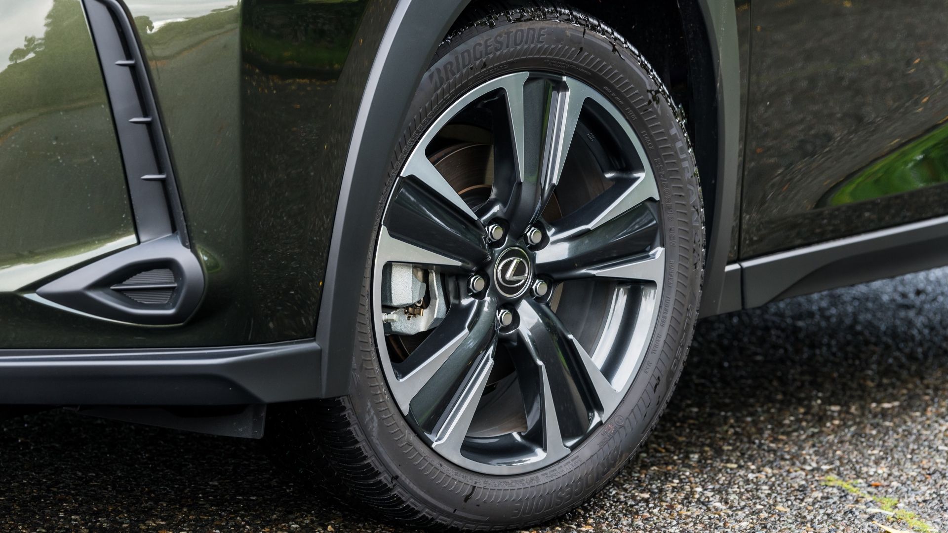 Close up of the wheel on a 2019 Lexus UX