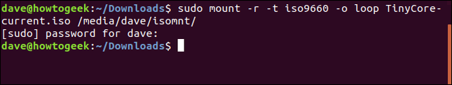 Montando um arquivo ISO Tiny Core no Linux.