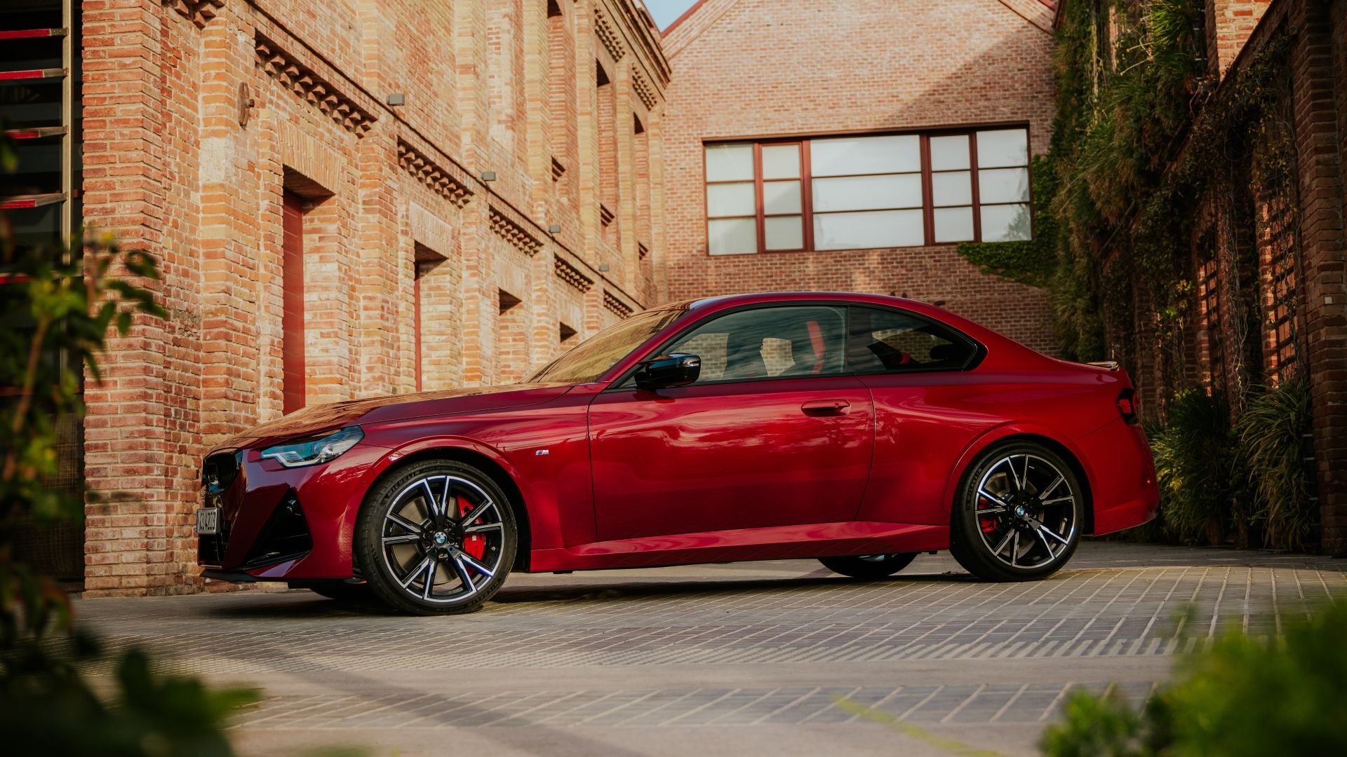 Front 3/4 shot of a 2025 BMW M240i