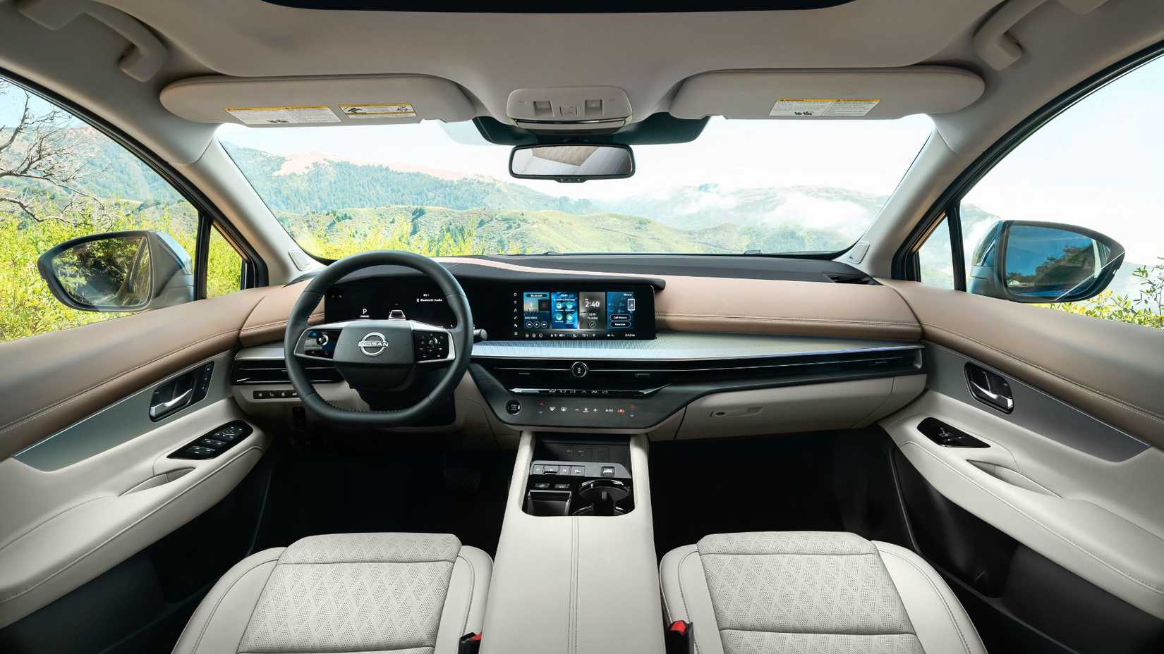 Tomada dentro de la cabina de un Nissan Murano 2025.