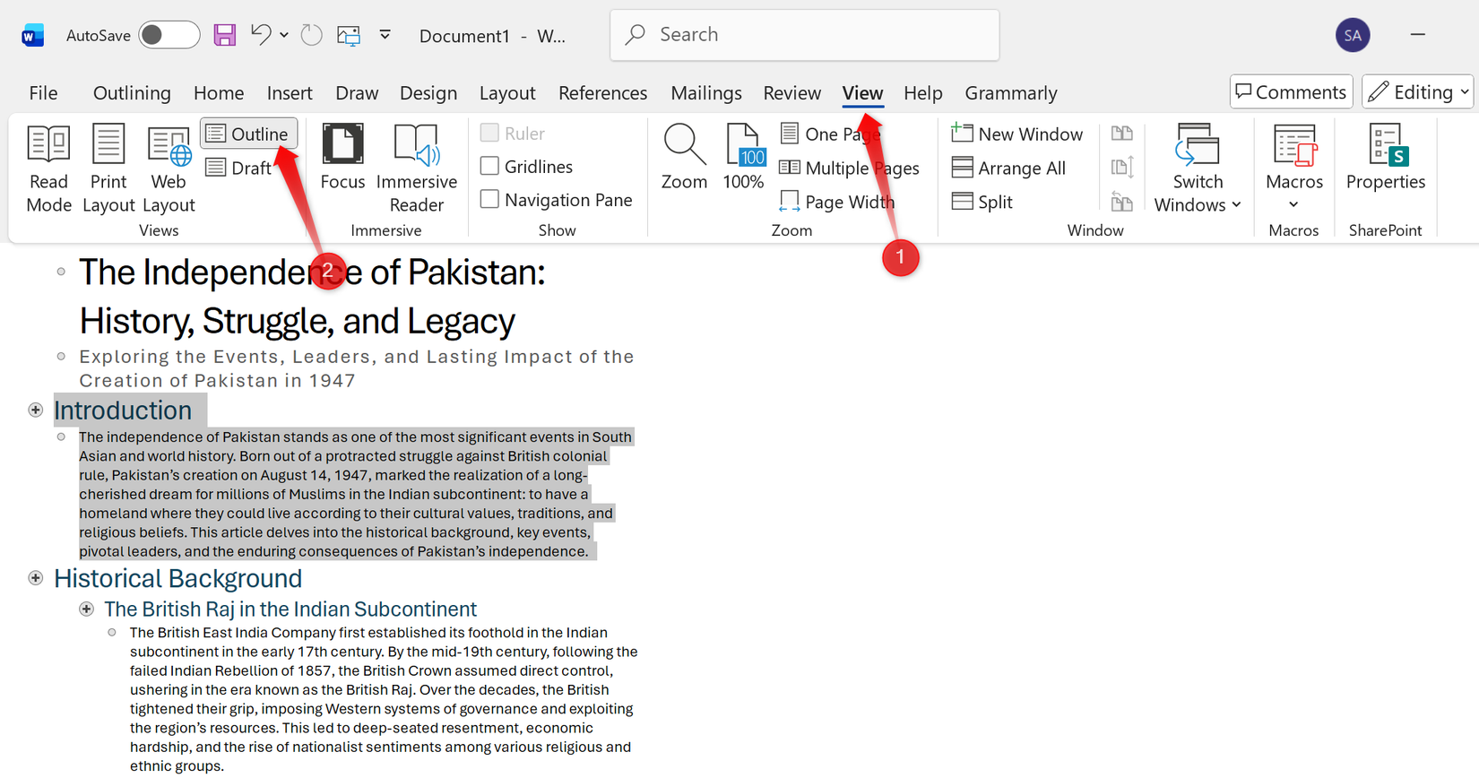 Verificando um documento na visualização de estrutura de tópicos do Microsoft Word.