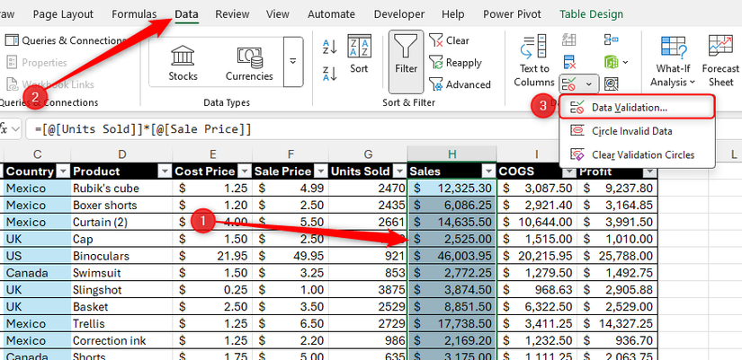 Um intervalo de células contendo validação de dados no Excel é colorido em azul e selecionado, e o botão Validação de Dados na guia Dados é destacado.